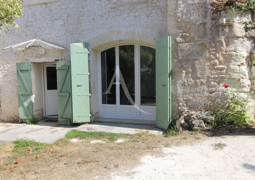 Image Façade à  maison mitoyenne de Chissay-en-Touraine