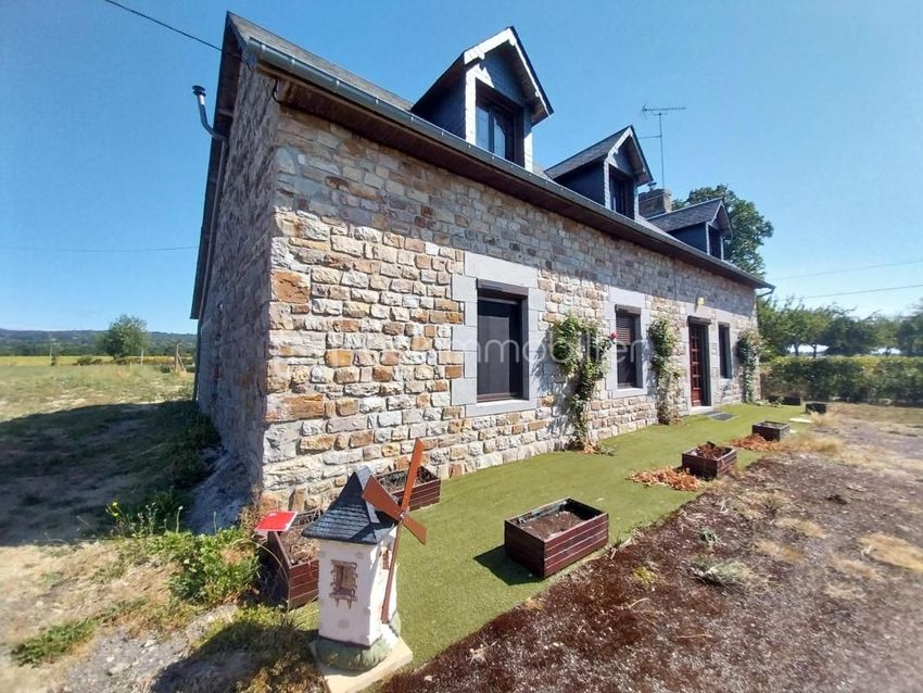 Image Façade à  maison individuelle de Mortain-Bocage