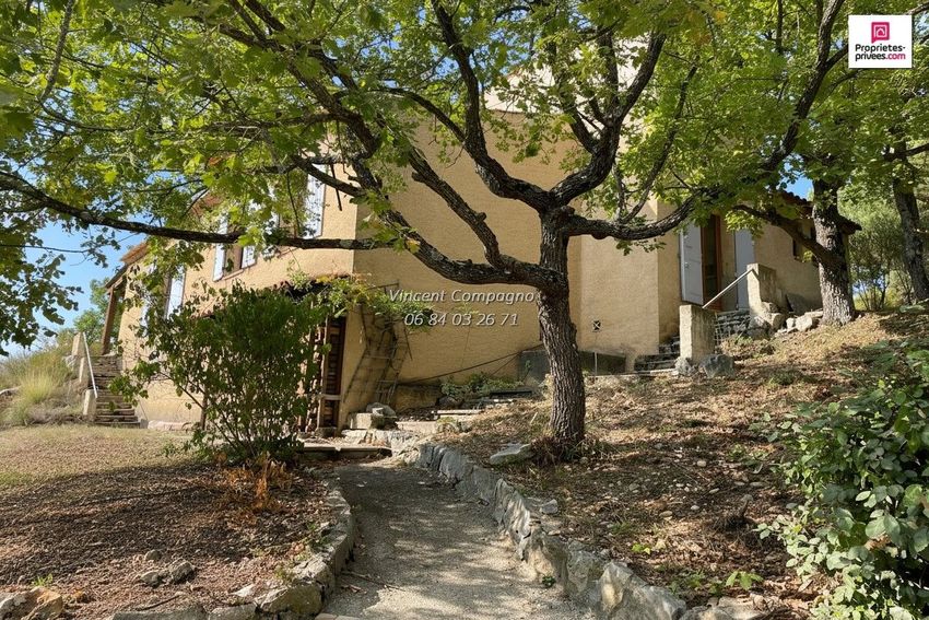 Image Façade à  maison individuelle de Esparron-de-Verdon