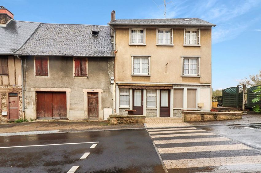Image Façade à  maison mitoyenne de Uzerche