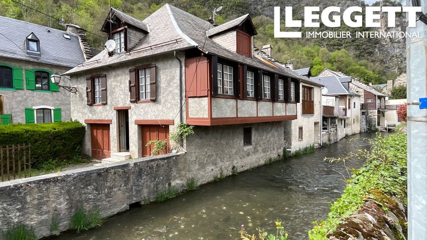 Image Façade à  maison de village de Saint-Béat-Lez