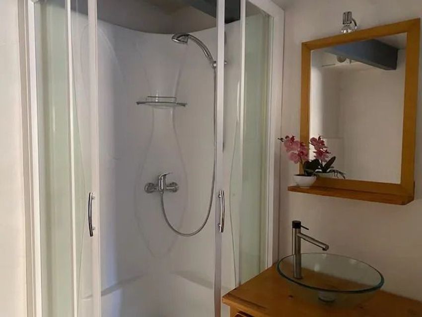 Image Salle de bains à  maison de village de Suze-la-Rousse