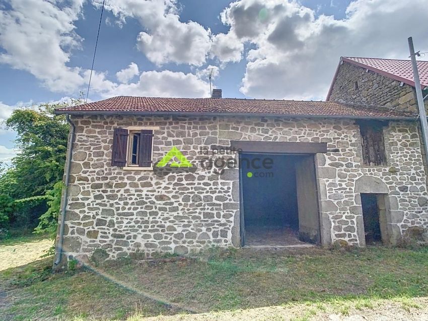 Image Façade à  maison de village de Sardent