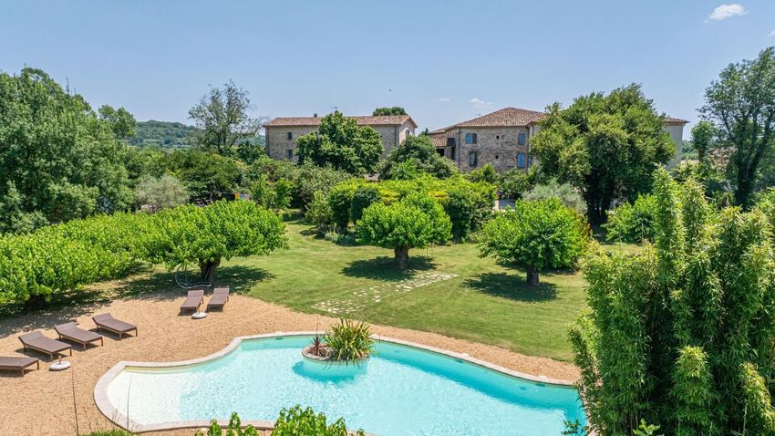 Image Piscine à  maison individuelle de Vézénobres
