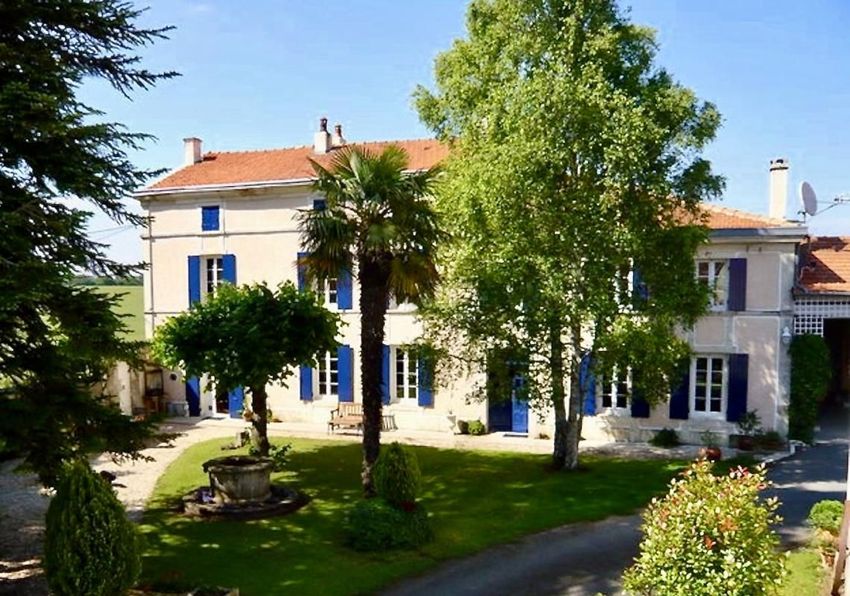 Image Façade à  propriété agricole de Néré