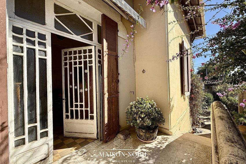Image Façade à  maison individuelle de La Seyne-sur-Mer