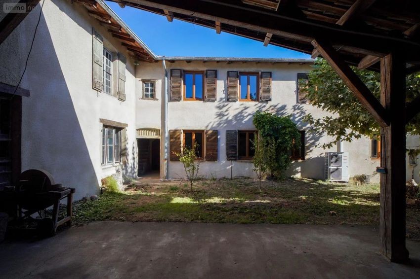 Image Façade à  maison individuelle de Lancié