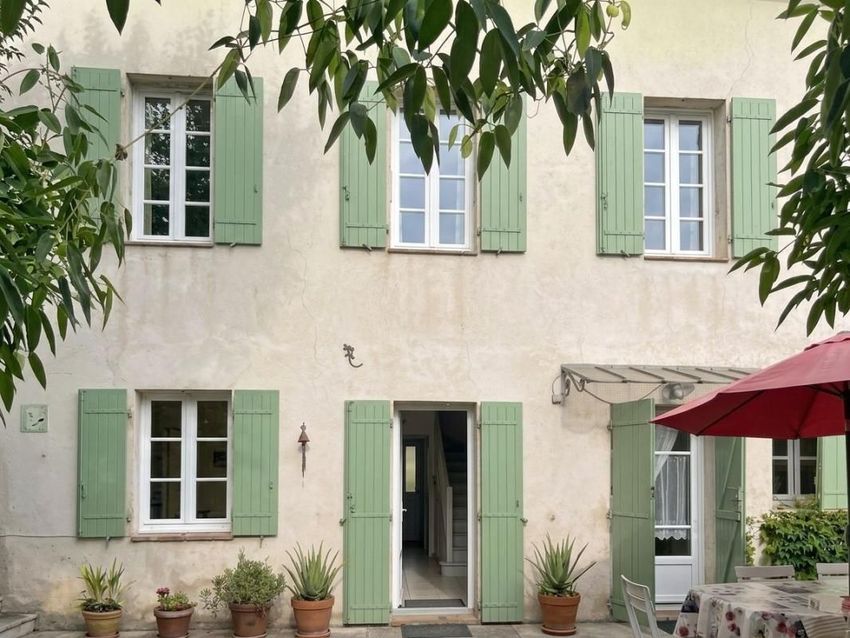 Image Façade à  maison de village de Grasse