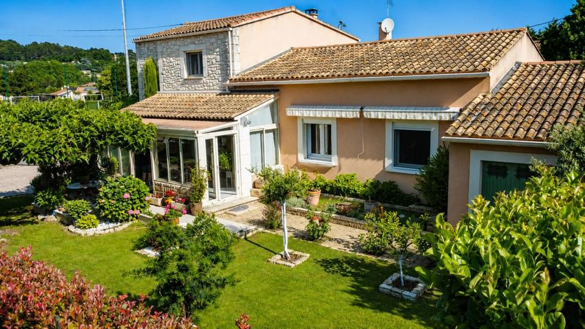 Image Façade à  maison individuelle de Sauveterre