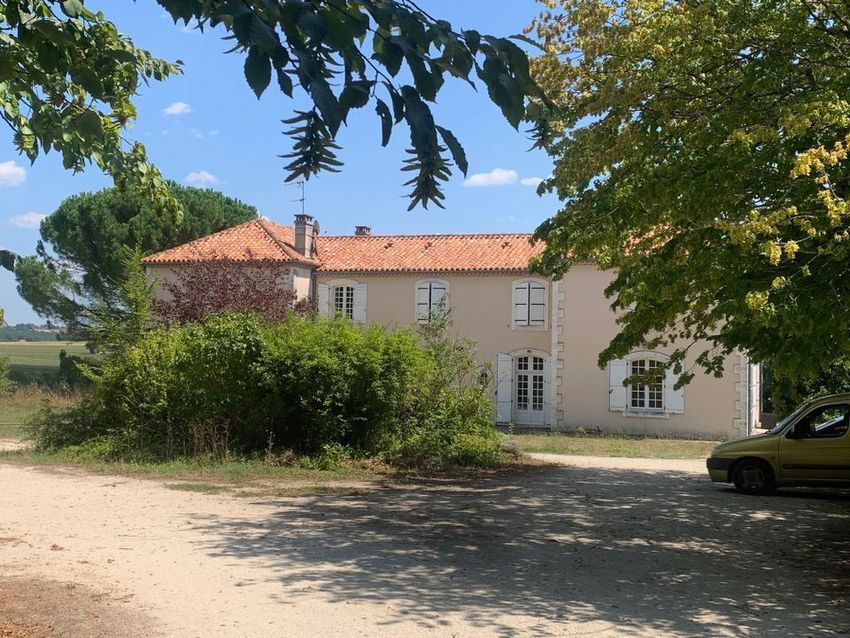 Image Façade à  maison individuelle de Brantôme en Périgord