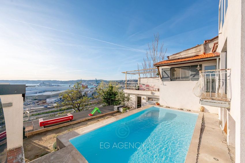 Image Piscine à  maison individuelle de Marseille 15e Arrondissement