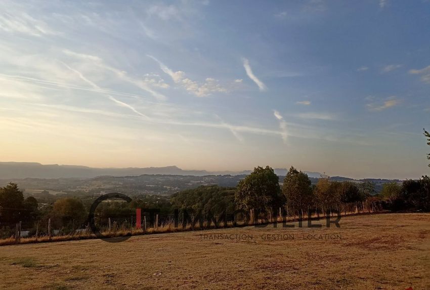 Image Vue à terrain de Saint-André-le-Gaz