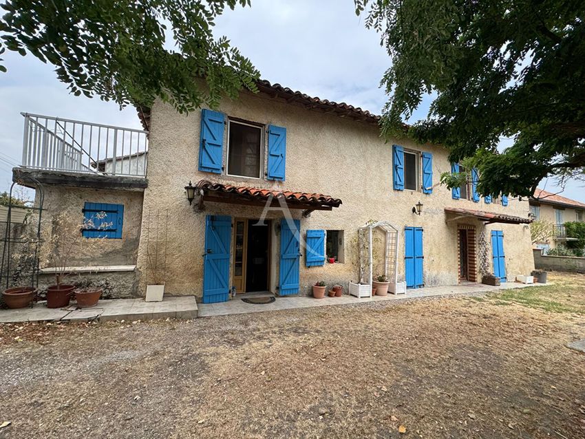 Image Façade à  maison mitoyenne de Técou