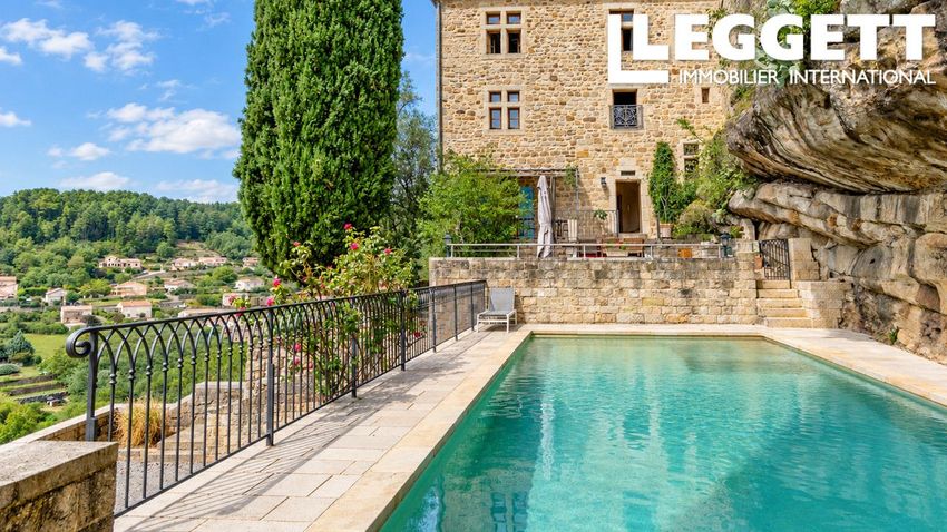 Image Piscine à  château de Ucel