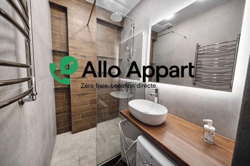 Image Salle de bains à studio de Auteuil Nord