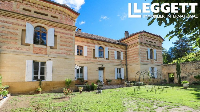 Image Façade à  château de Uzès