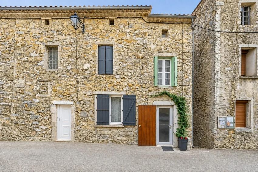 Image Façade à  maison de village de Gorniès