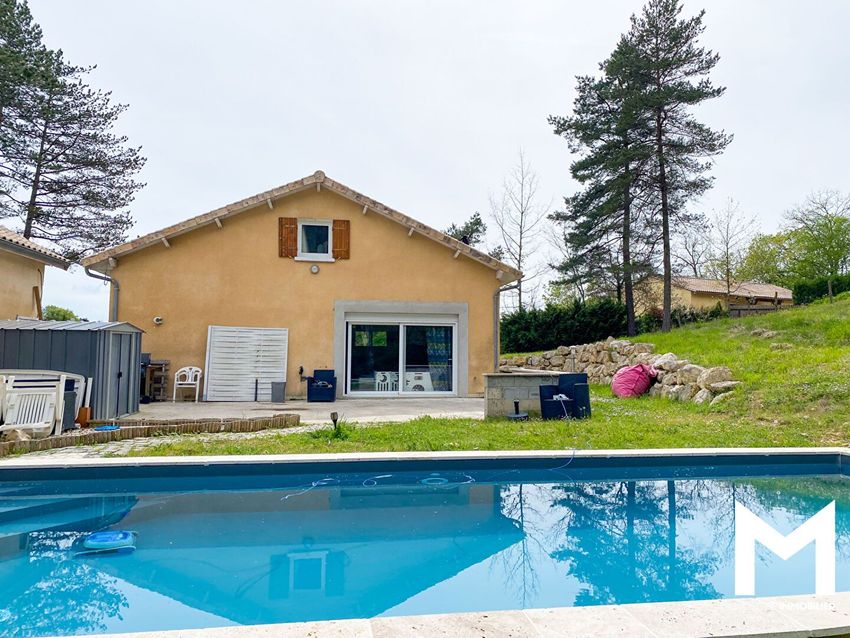 Image Piscine à  maison individuelle de Saint-Pierre-de-Chignac