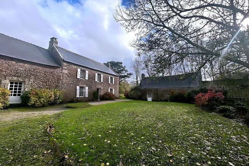 Image Façade à  maison individuelle de Ploéven