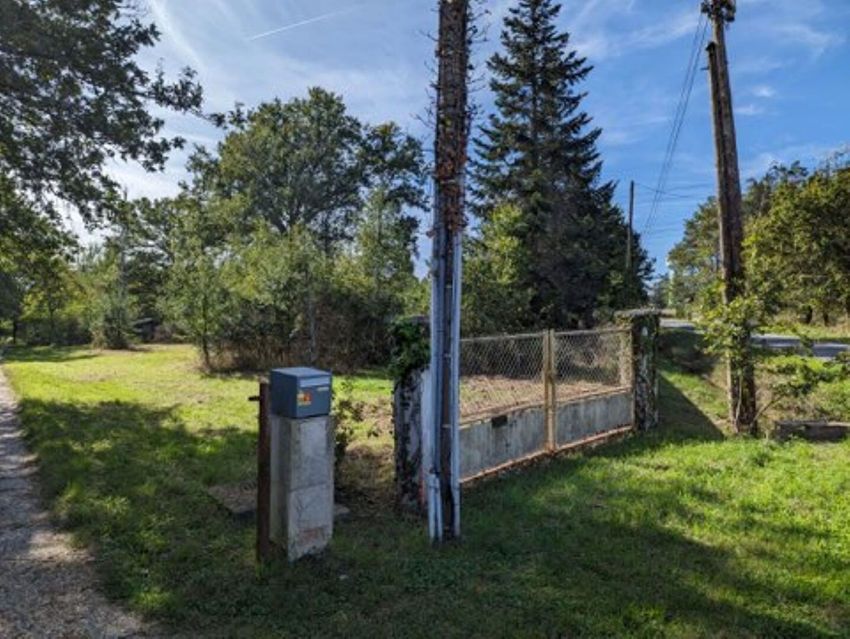Image de terrain à Les Bordes