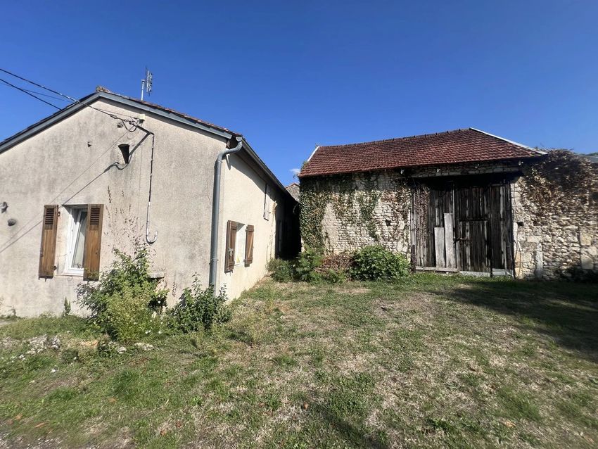 Image Façade à  maison de village de Civaux