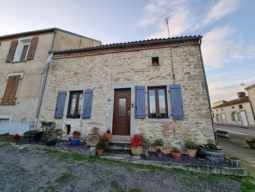 Image Façade à  maison de village de Tersannes