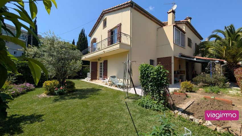 Image Façade à  maison individuelle de Saint-Laurent-du-Var