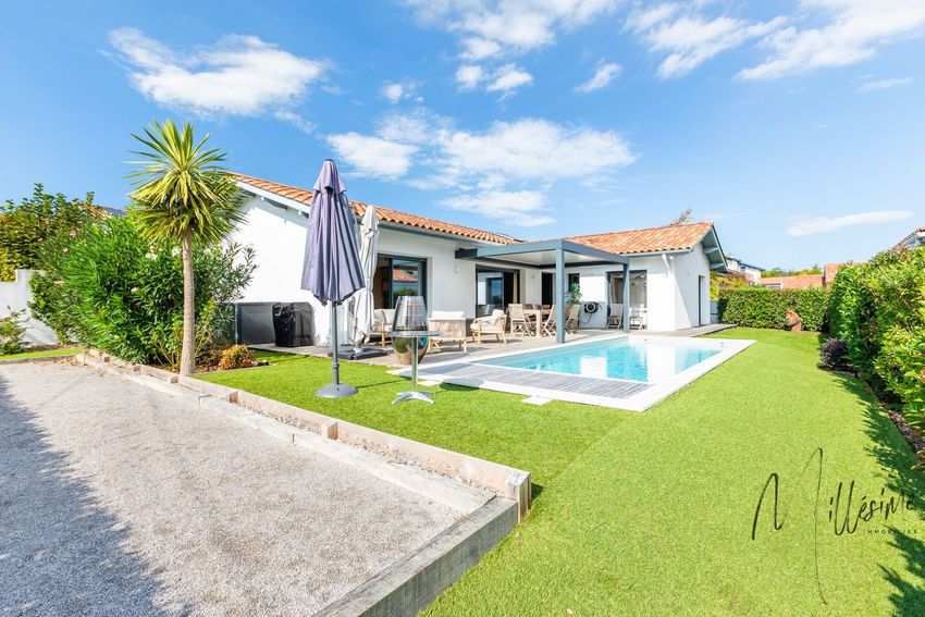 Image Piscine à  maison individuelle de 4 Petite Rue de Gaztelu