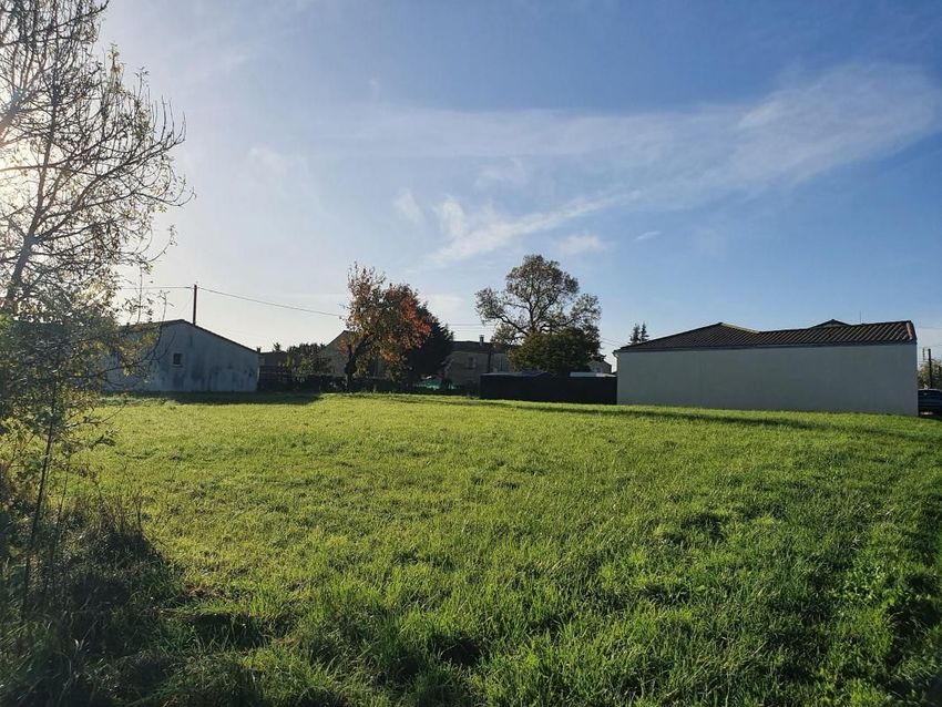 Image de terrain à Saint-Hilaire-la-Palud