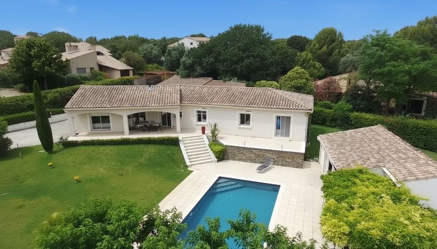 Image Piscine à  maison d'architecte de Caumont-sur-Durance