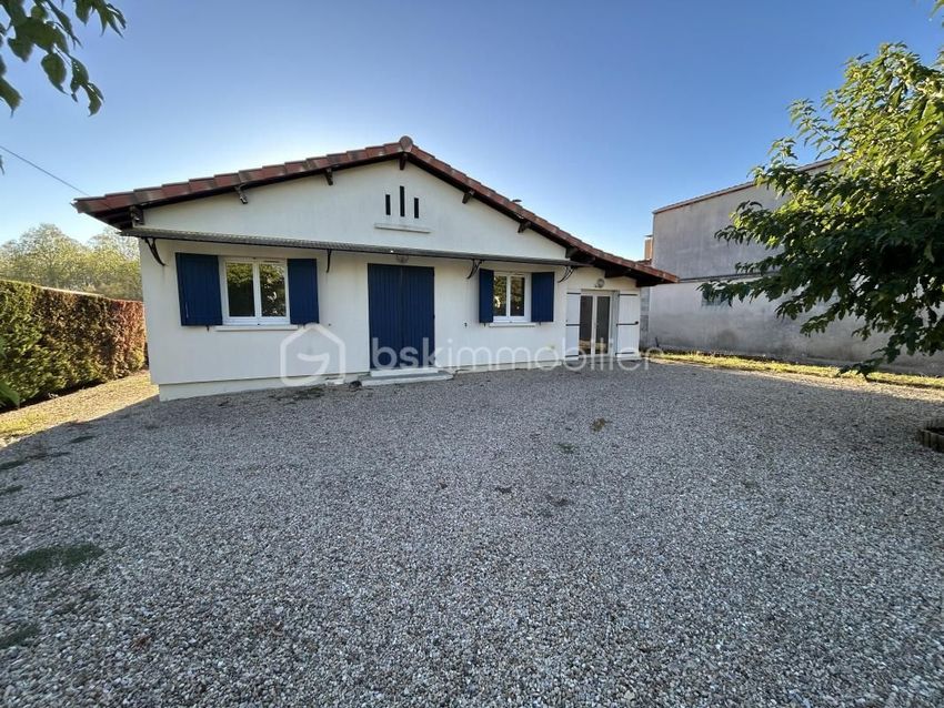 Image Façade à  maison individuelle de Saint-Aigulin