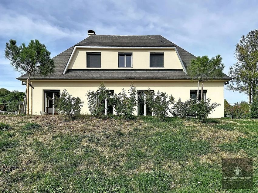 Image Façade à  maison individuelle de La Pacaudière