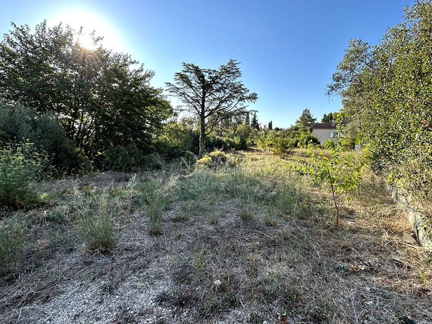Image de terrain à Saint-Saturnin-lès-Avignon