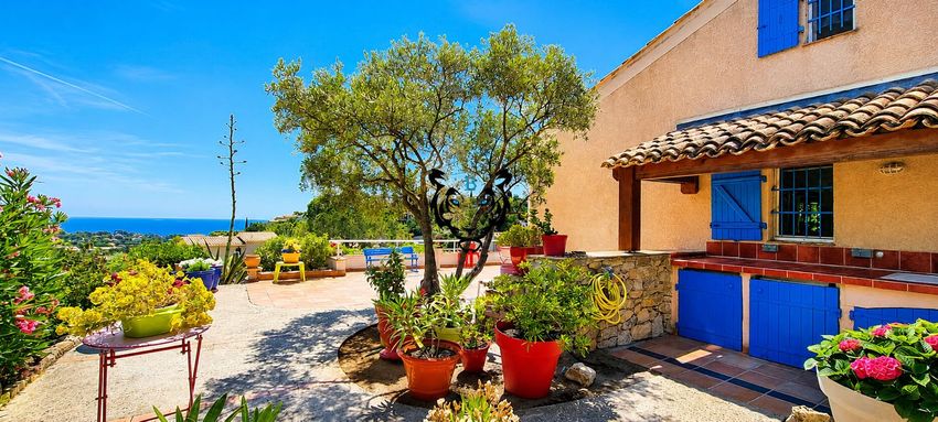 Image de  maison individuelle à Roquebrune-sur-Argens