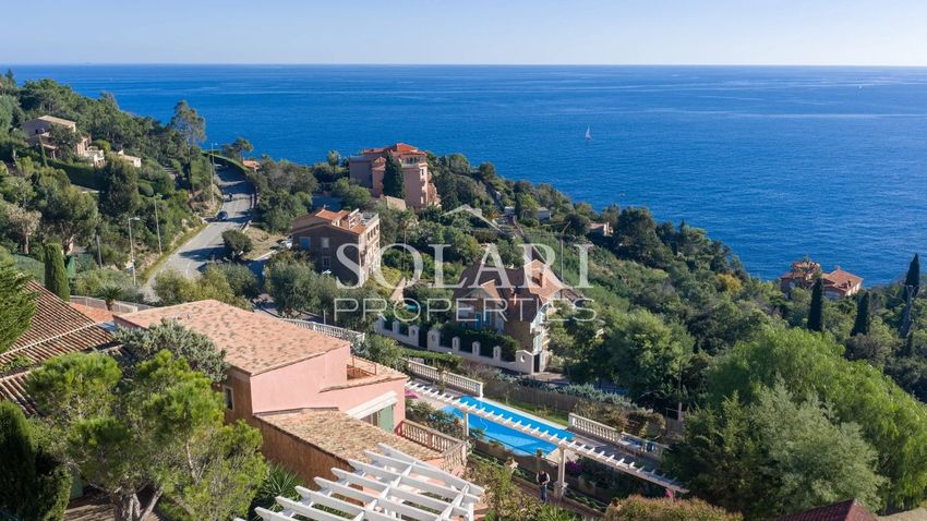 Image Vue à  villa de Théoule-sur-Mer