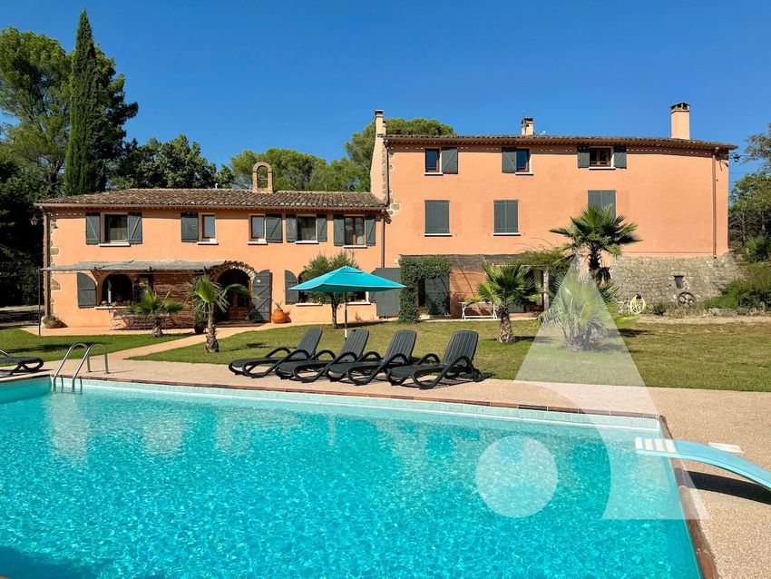 Image Piscine à  maison individuelle de Villecroze