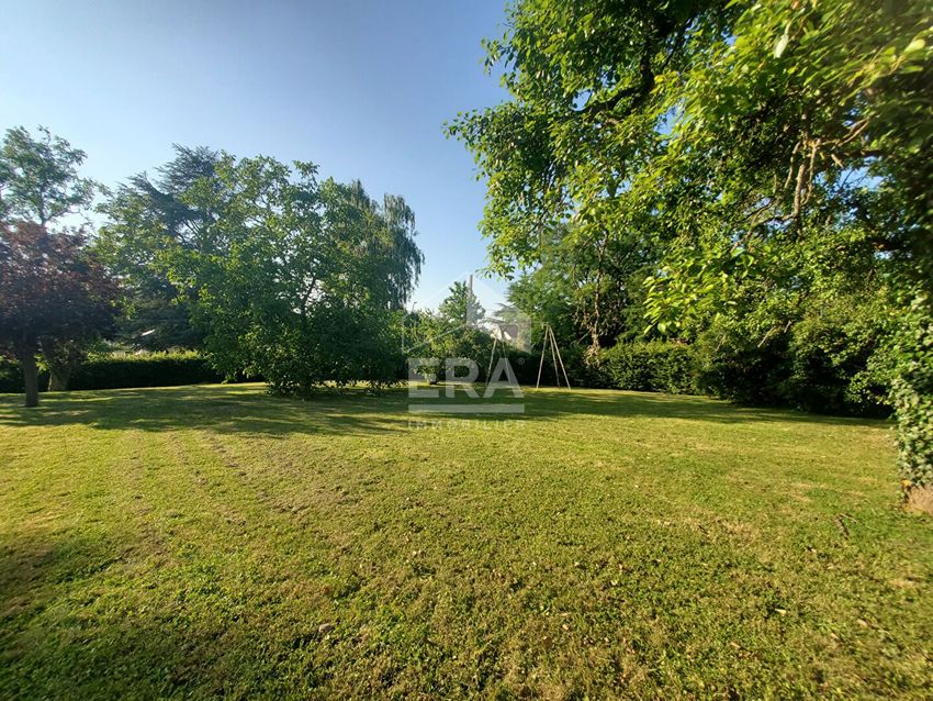 Image de terrain à Les Granges-le-Roi