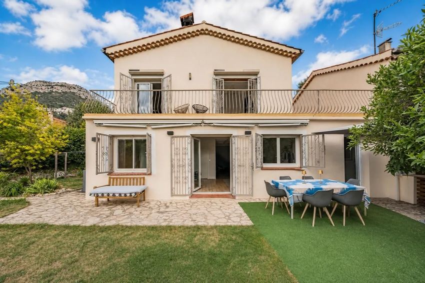 Image Façade à  maison individuelle de Vence