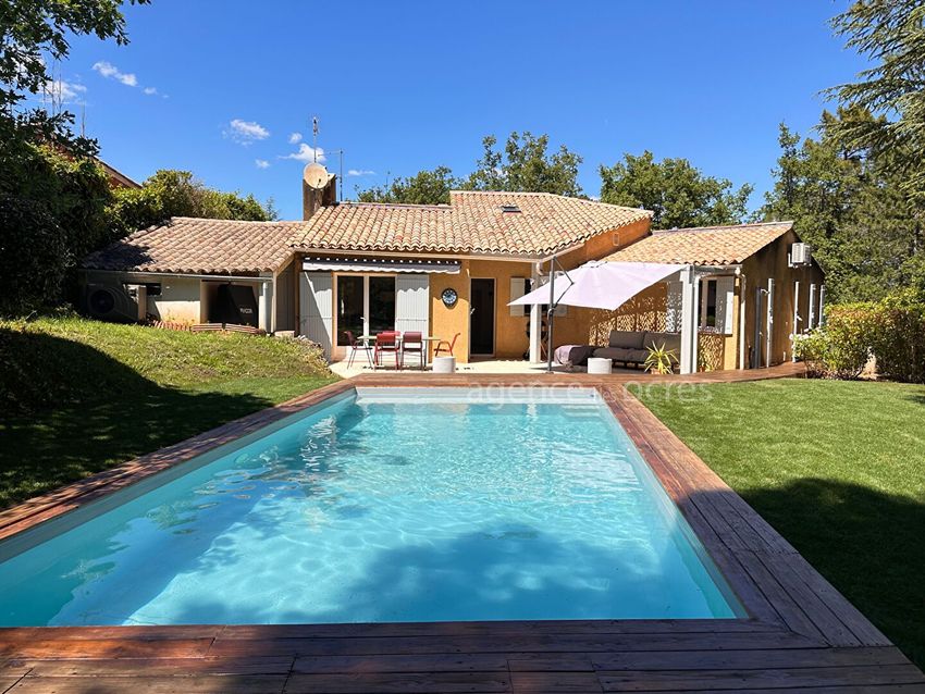 Image Piscine à  maison individuelle de Roussillon