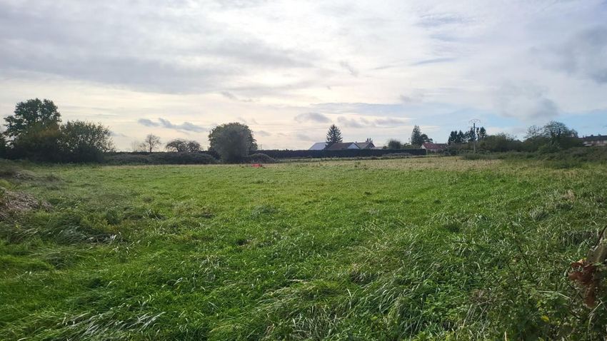 Image de terrain à Esmery-Hallon