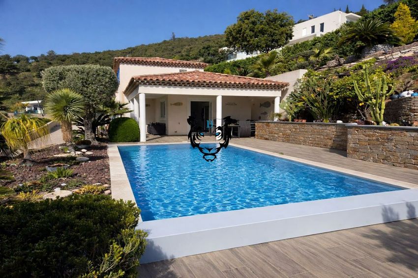 Image Piscine à  maison individuelle de La Londe-les-Maures