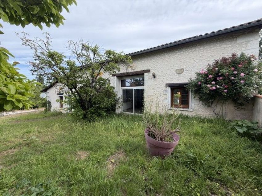 Image Façade à  maison individuelle de Chalais