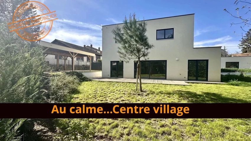 Image Façade à  maison individuelle de Champagne-au-Mont-d'Or