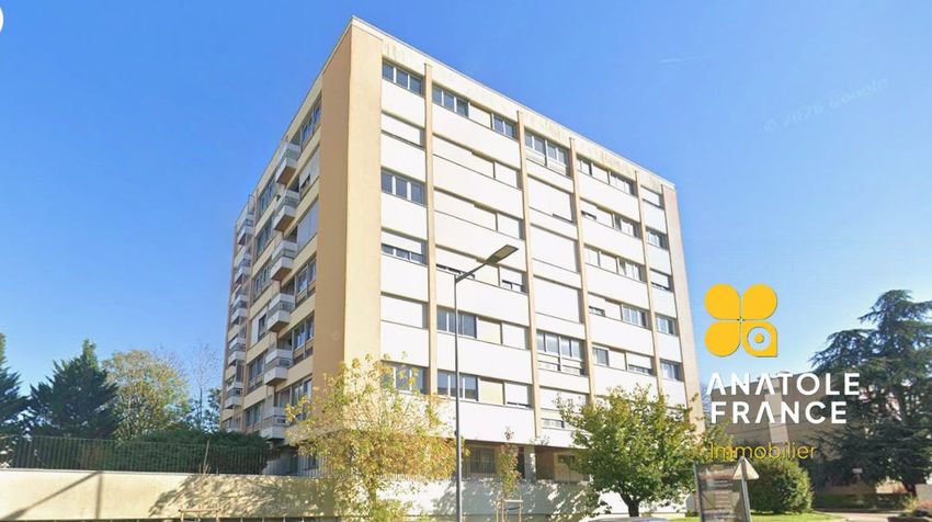 Image Vue à appartement de Sans numéro Boulevard Docteur Cattenoz