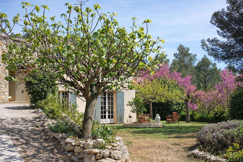 Image Façade à  maison individuelle de Le Tholonet