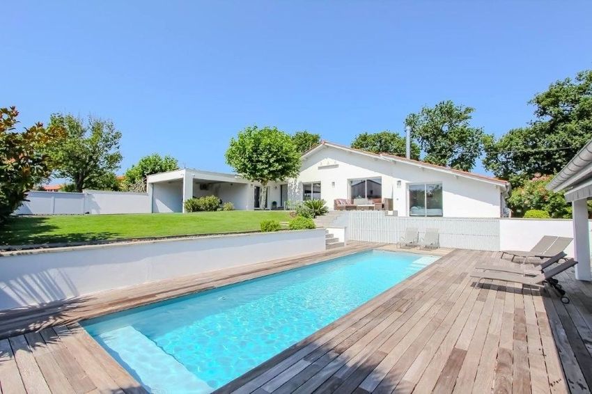 Image Piscine à  villa de Bidart