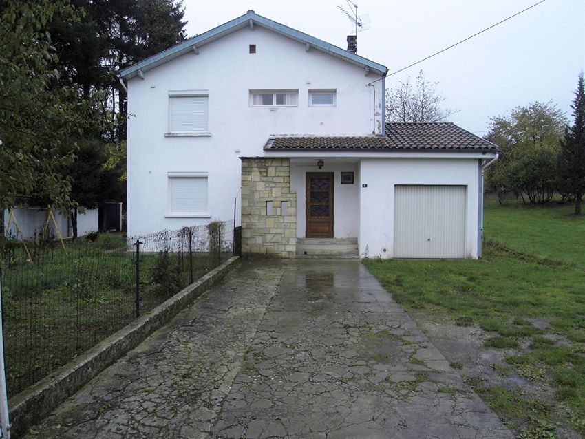 Image Façade à  villa de Laroque-d'Olmes