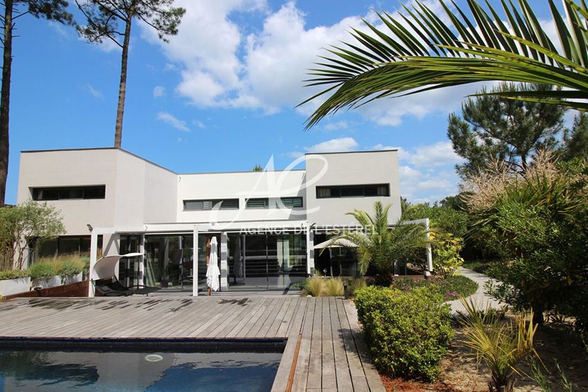 Image Façade à  villa de Lège-Cap-Ferret