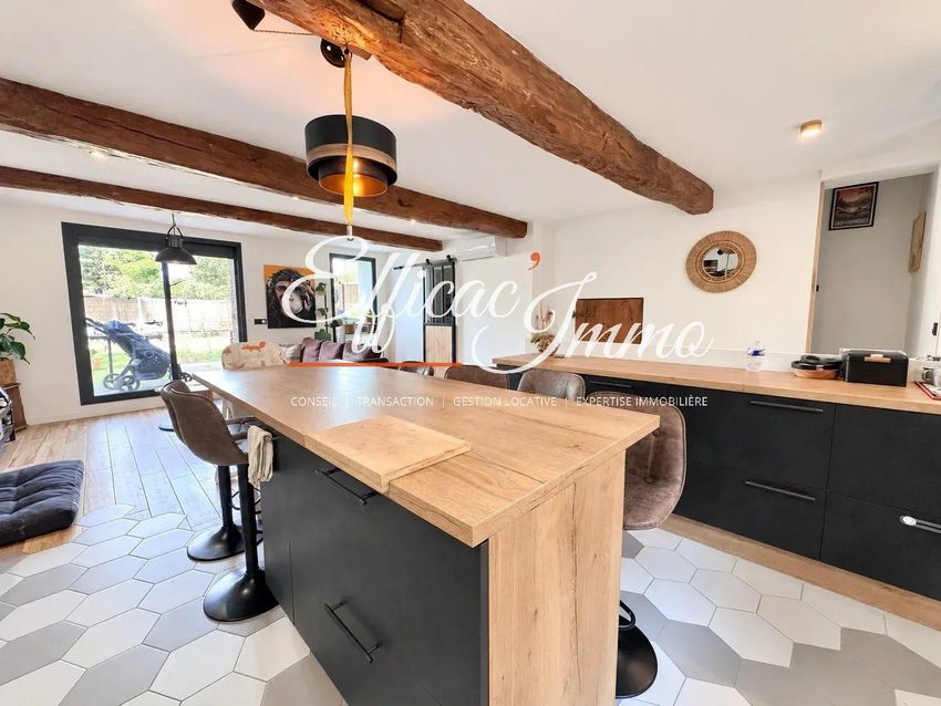 Image de  maison de village à Villeneuve-la-Rivière