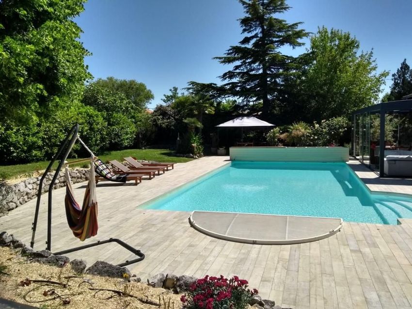 Image Piscine à  maison individuelle de Le Burgaud